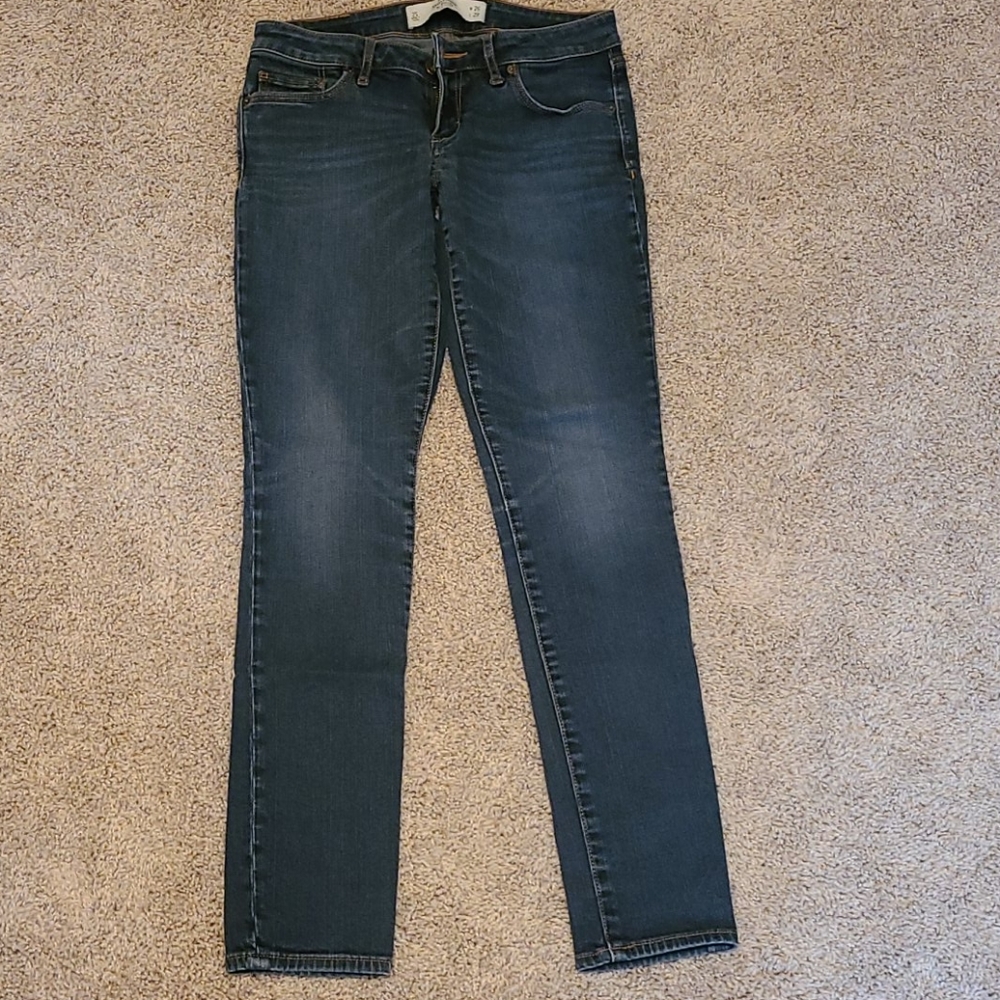 Abercrombie & Fitch Size 2S Skinny Jeans